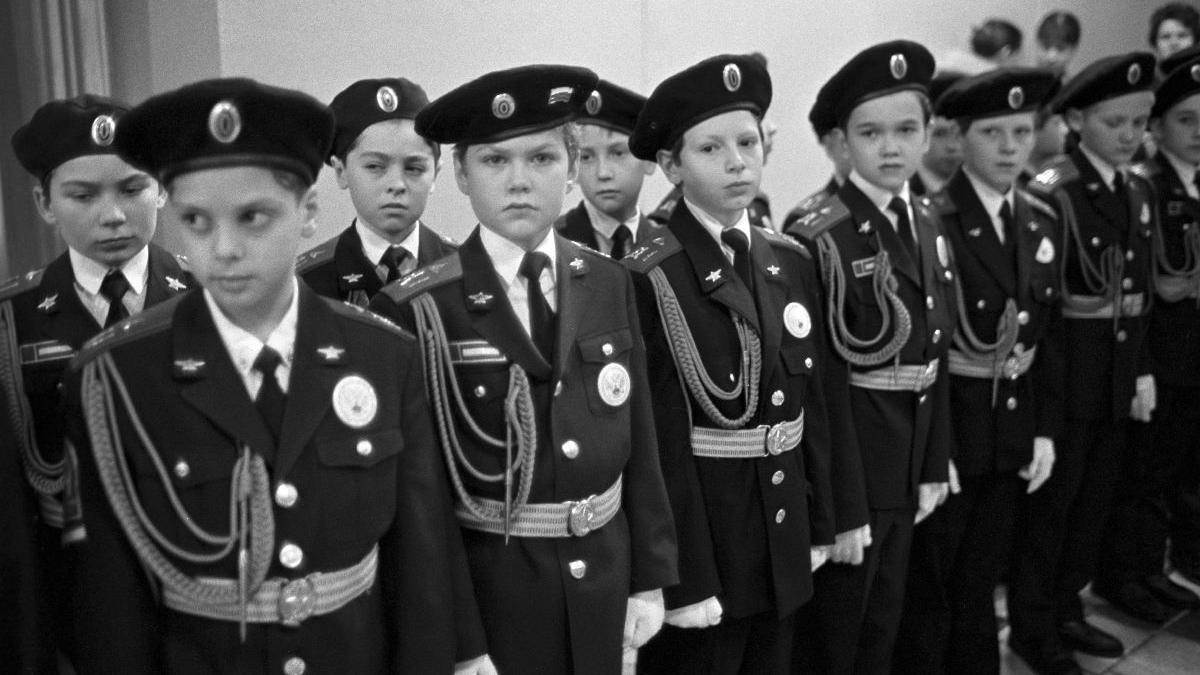 soldat murit ucraina fata banca scoala