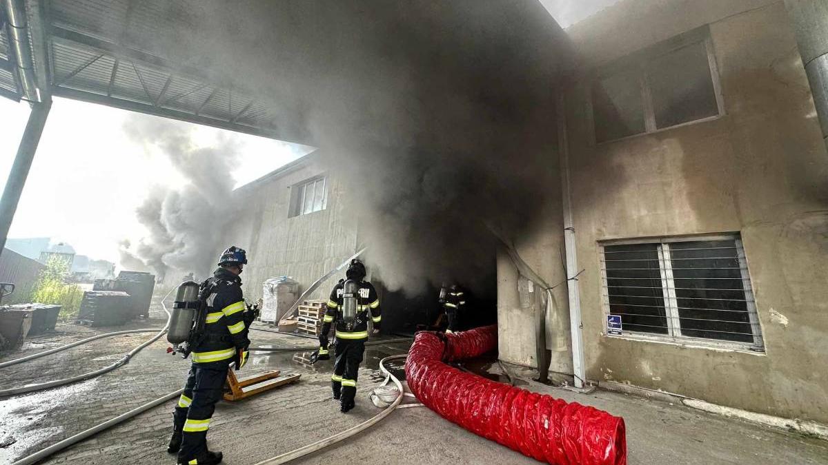 incendiu hala calculatoare ungheni mures