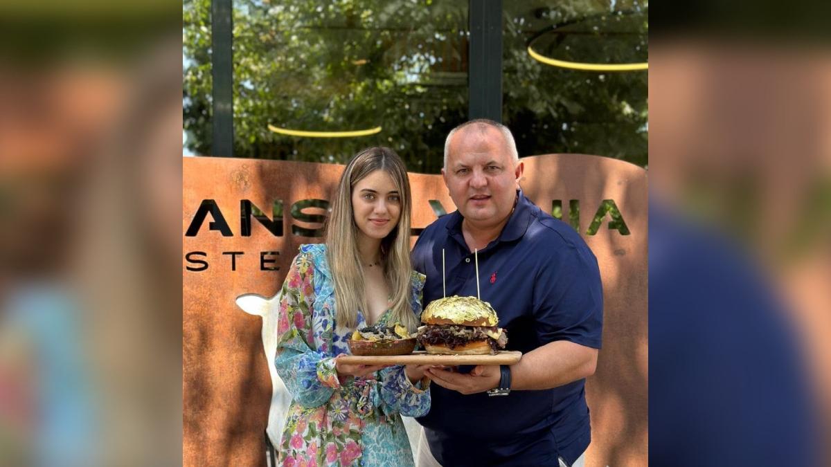 o tanara a primit primul burger de 6 200 de euro drept cadou pentru ca a fost admisa la o