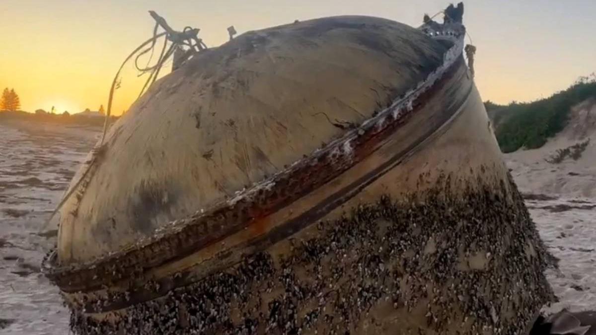 obiect metalic plaja australia disparut