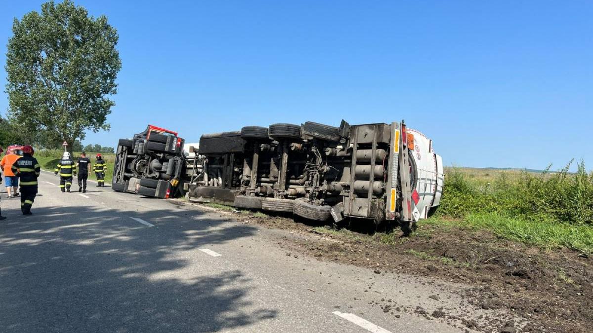 cisterna incarcata 17 tone motorina rasturnata drum sibiu trafic blocat