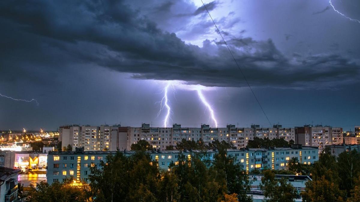Avertizare meteo ANM de furtuni şi ploi torenţiale! Harta zonelor afectate de fenomene meteo extreme