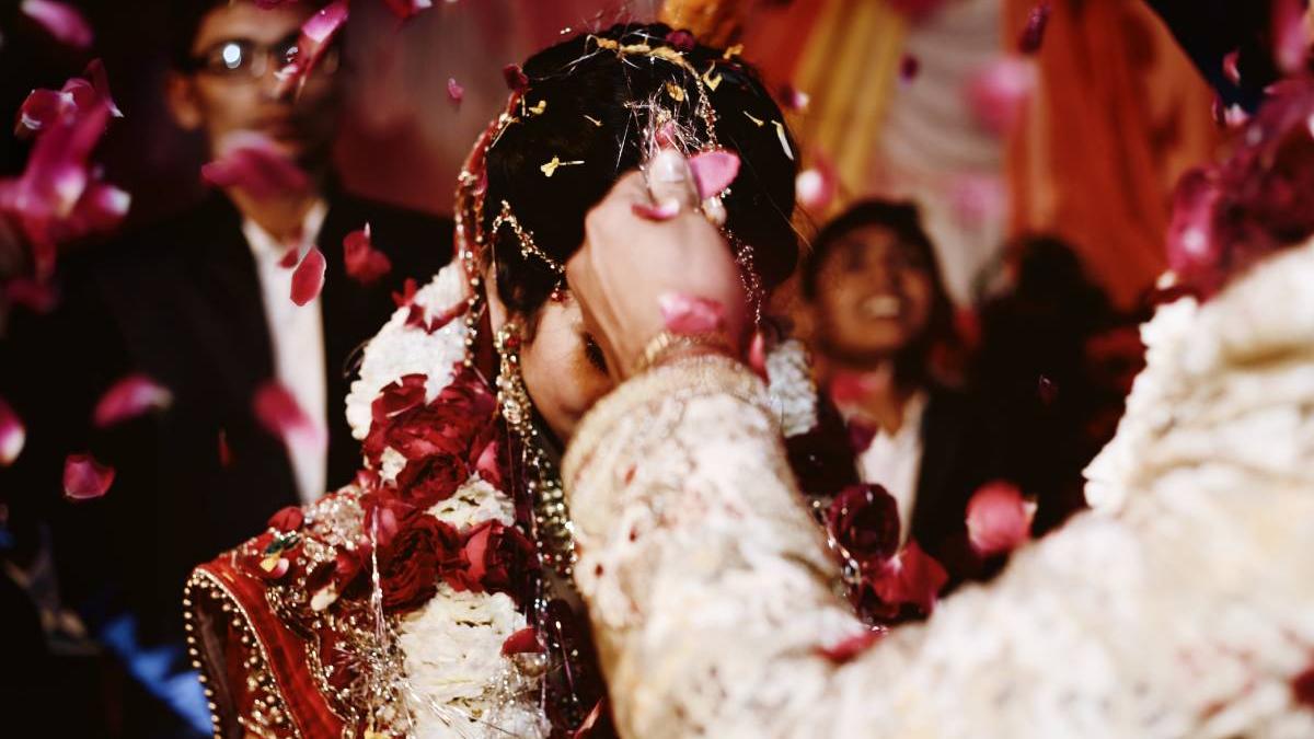 femeie casatorit 27 barbati fugit bani aur