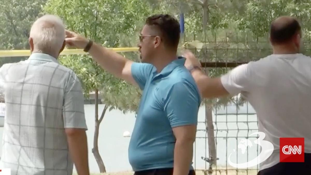 barbat gasit mort terenuri tenis mamaia injunghiat incendiat