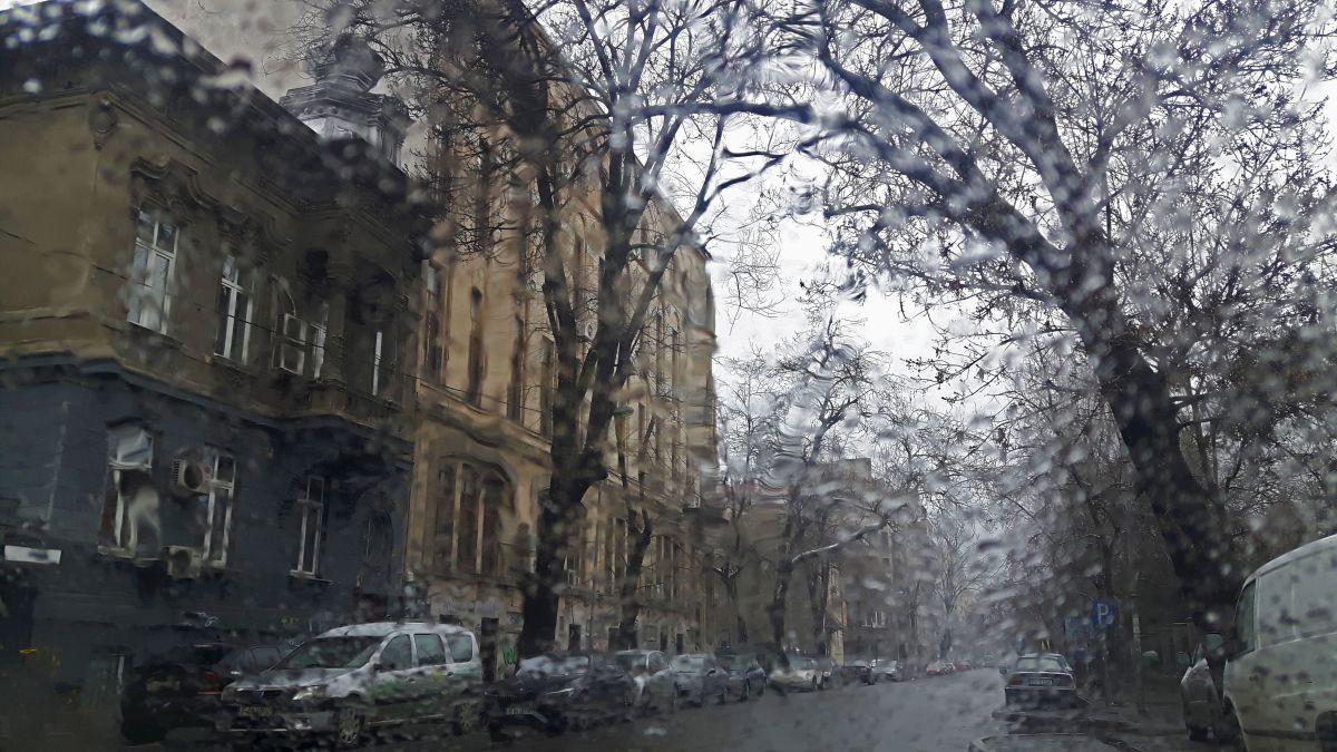 avertizare meteo anm bucuresti ploi descarcari electrice