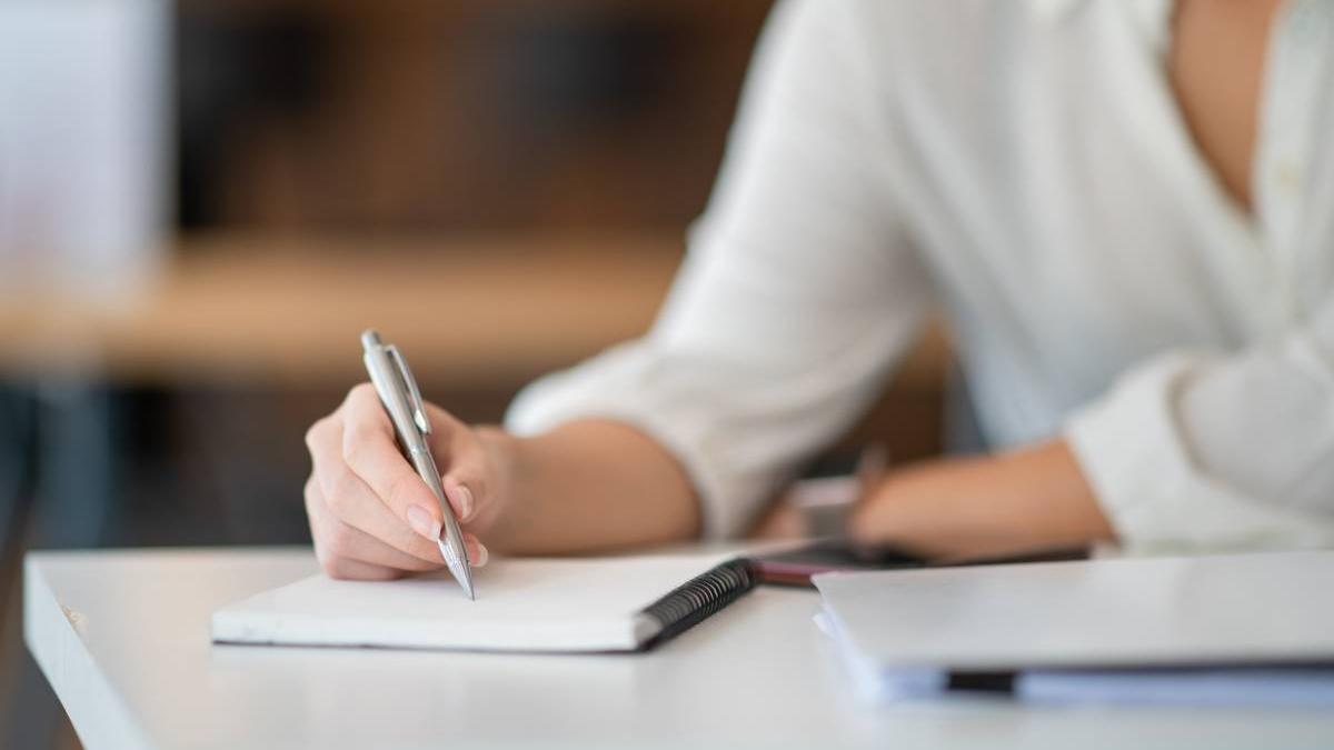 beneficii scris mana creier sanatate emotionala