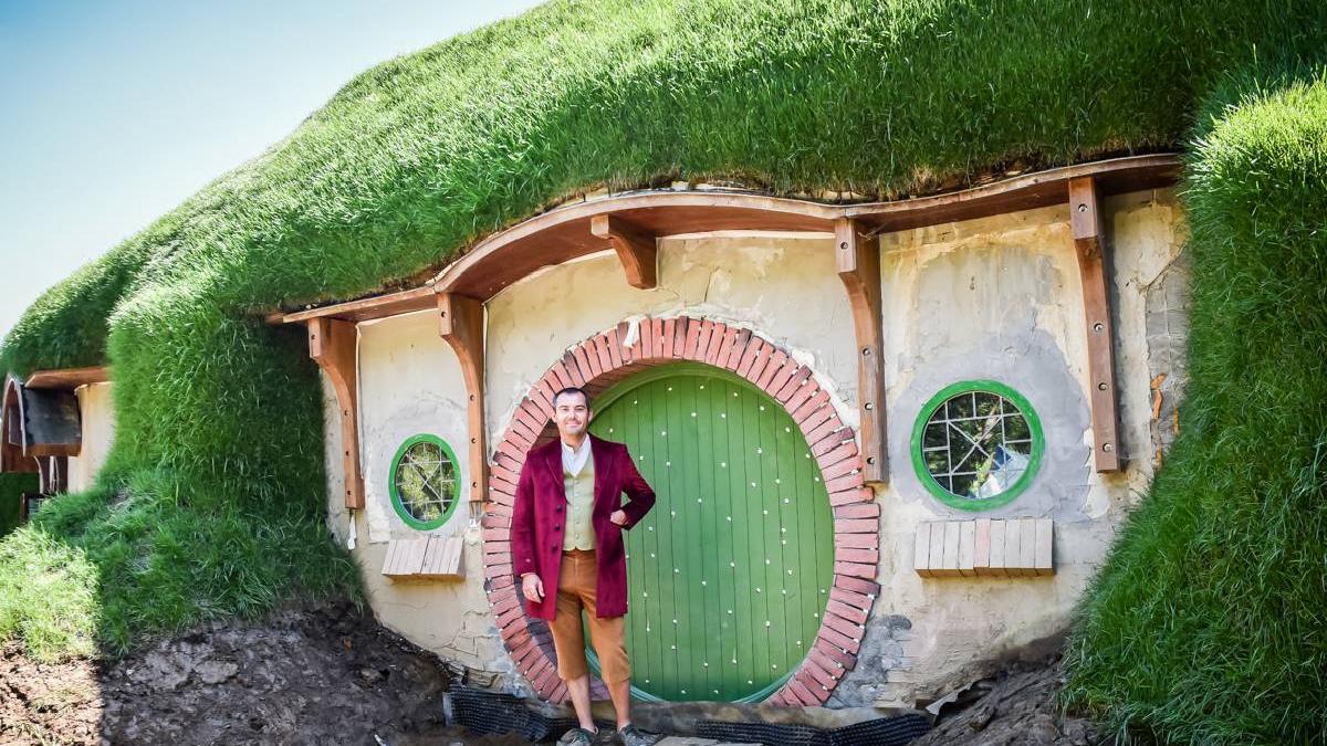casa hobbitilor nou obiectiv turistic marginea sibiului