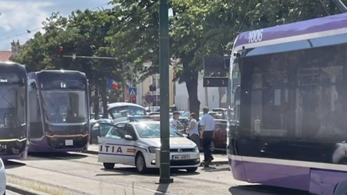 femie lovita bara cap tramvai timisoara