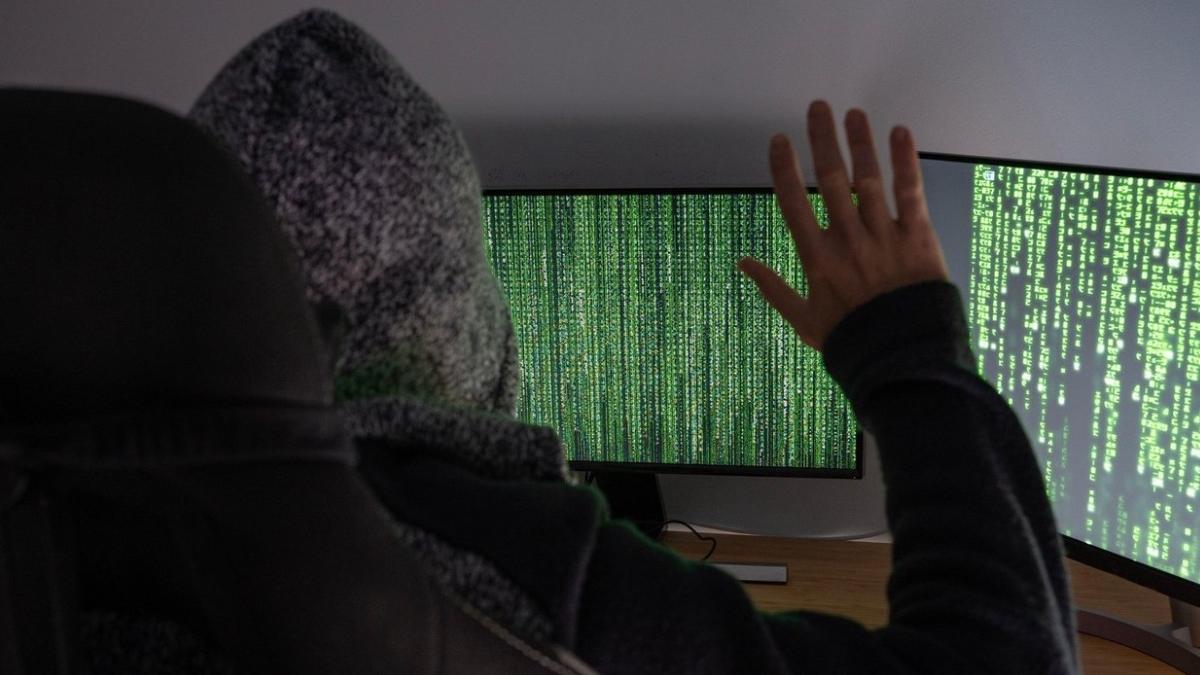 Alertă DNSC: Nu dați click dacă primiți acest mesaj! Mesaje false cu un caracter tragic