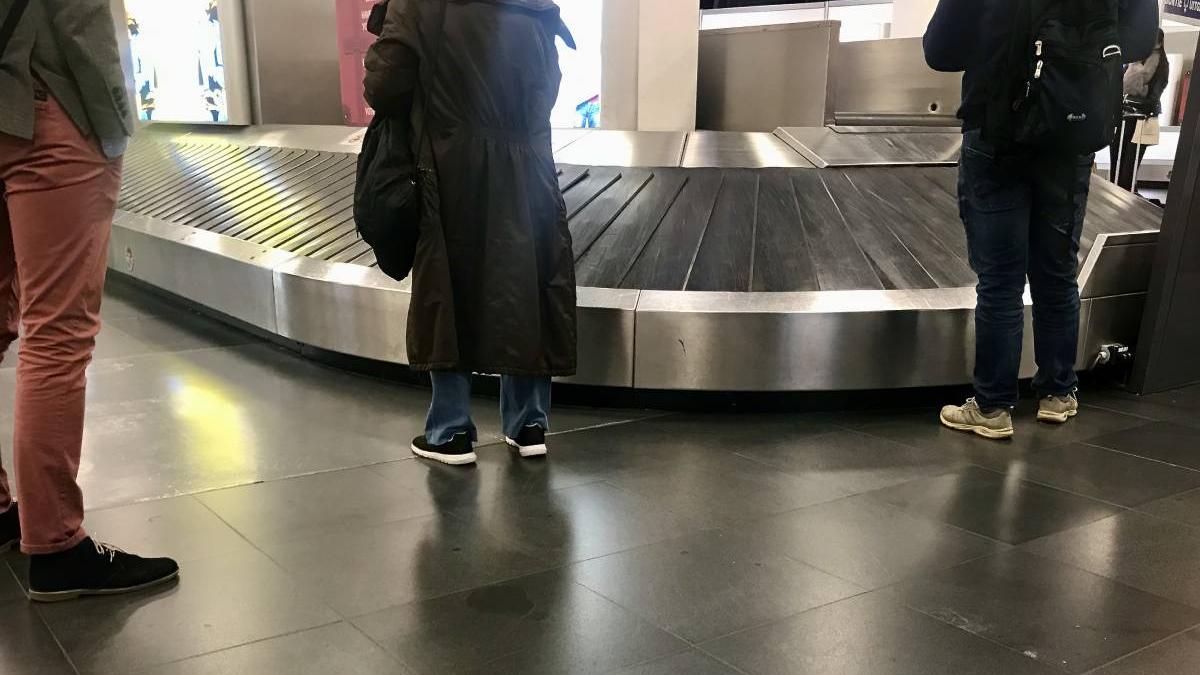 pasageri plecat fara bagaj aeroport sibiu valize blocate avion