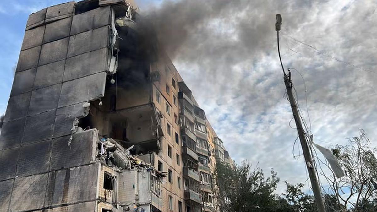 rusia spulberat scoala bloc locuinte oras natal zelenski rusi acuza ucraina bombardat autobuz donetk