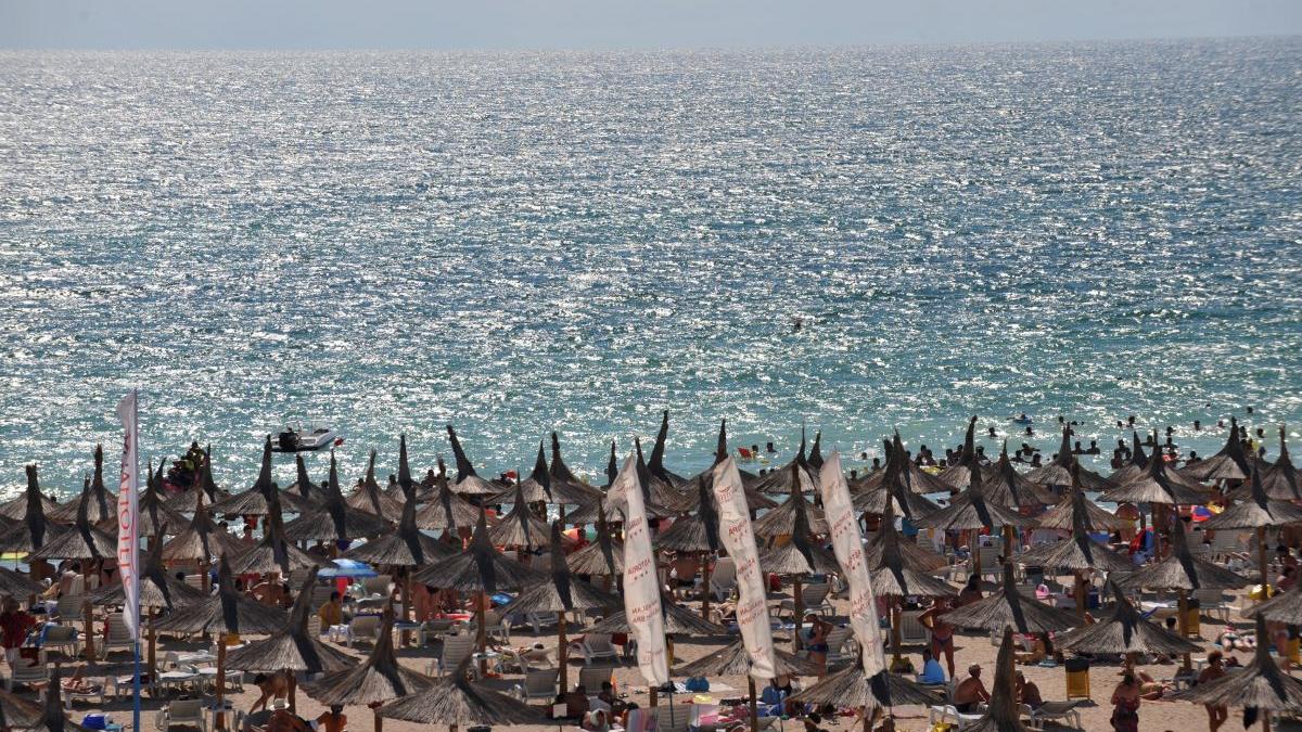 cazare la mare preturi august ultima luna sezonul 2023