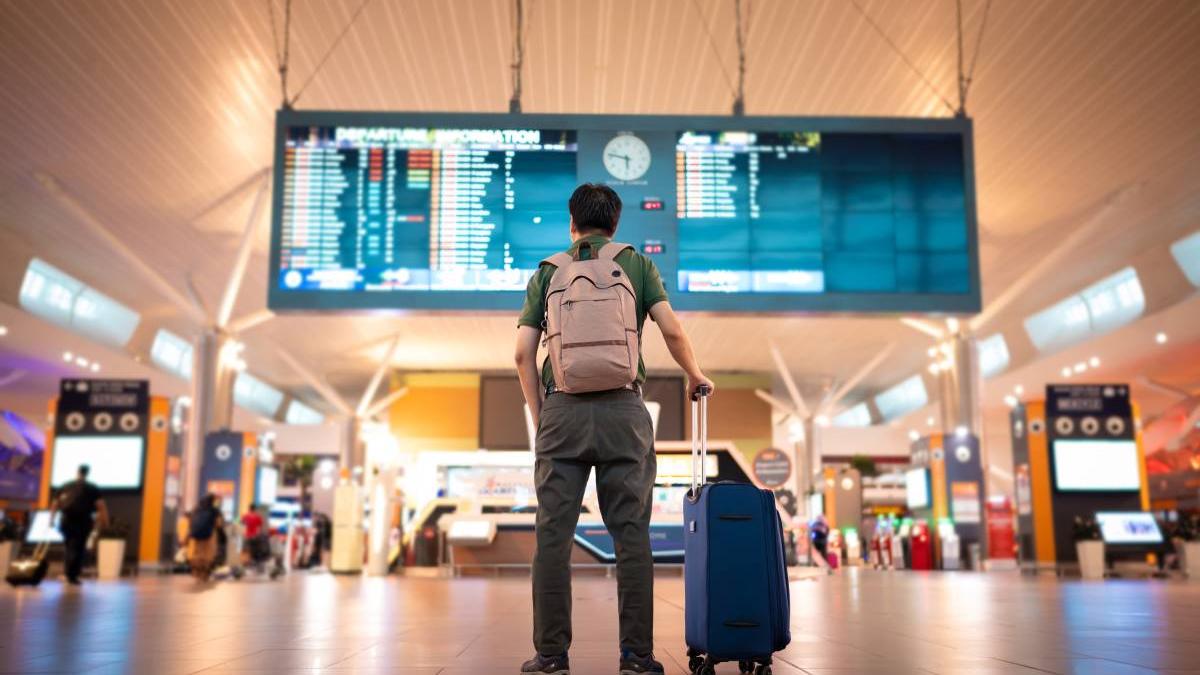 zboruri noi bucuresti italia aeroportul baneasa toamna
