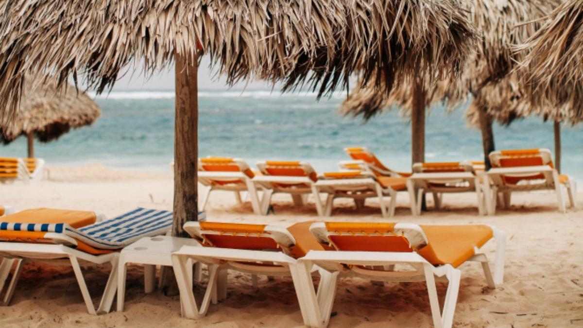 barbati batuti plaja costinesti pentru ca nu ar fi platit sezlongurile