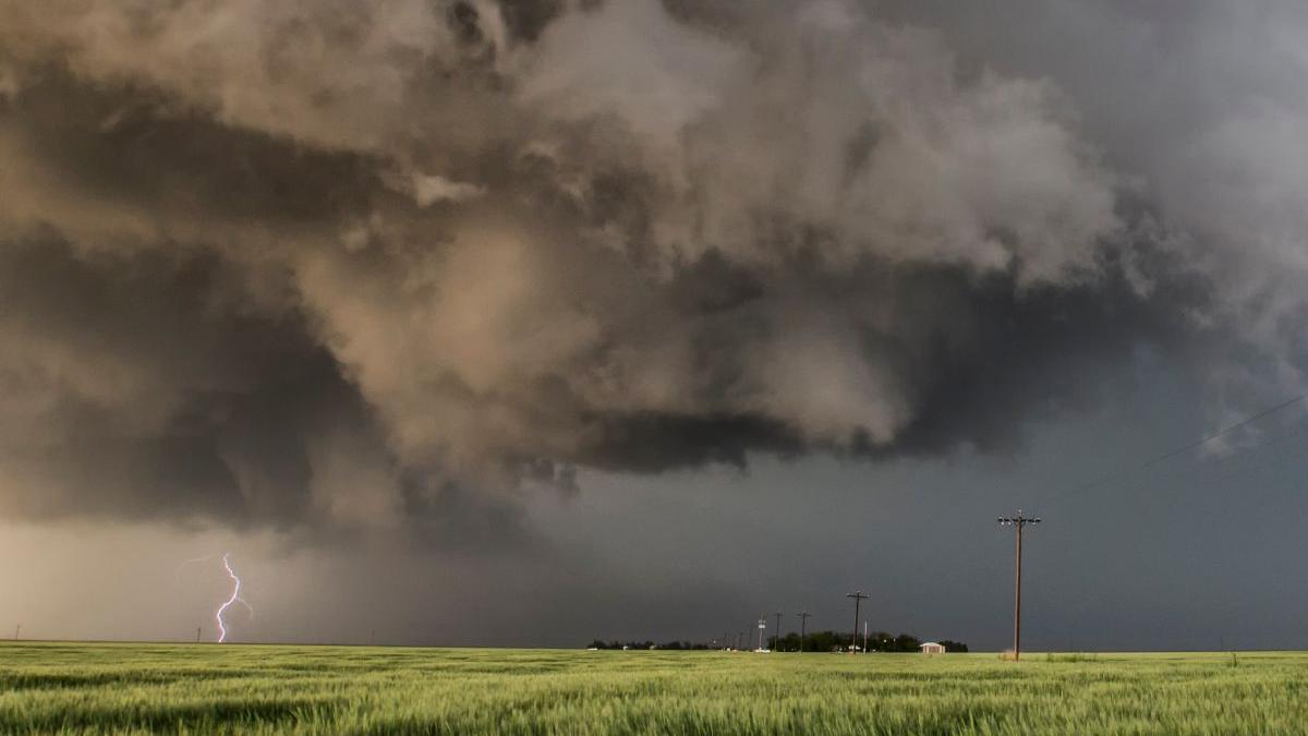 risc tornade romania ciclon slovenia ajunge si la noi