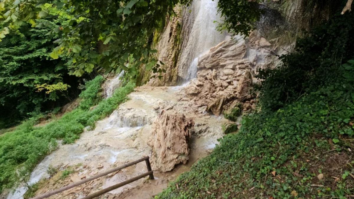 cascada clocota geoagiu bai hunedoara