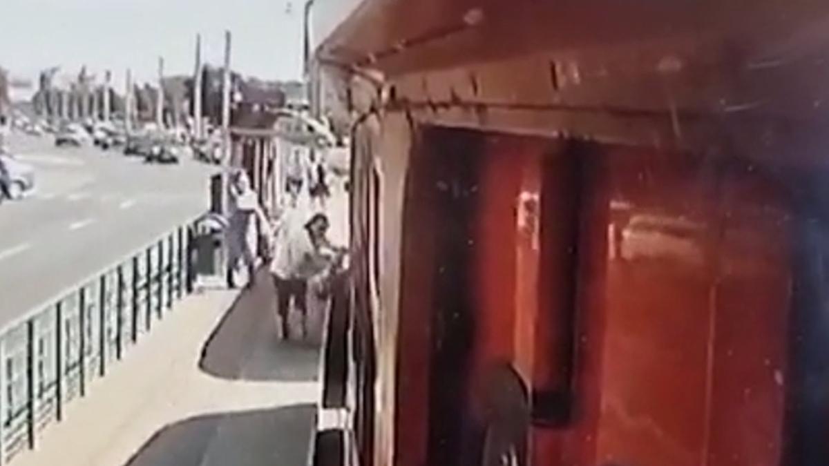 dosar penal in rem mama moarta tramvai salvare copil scaun cu rotile arad