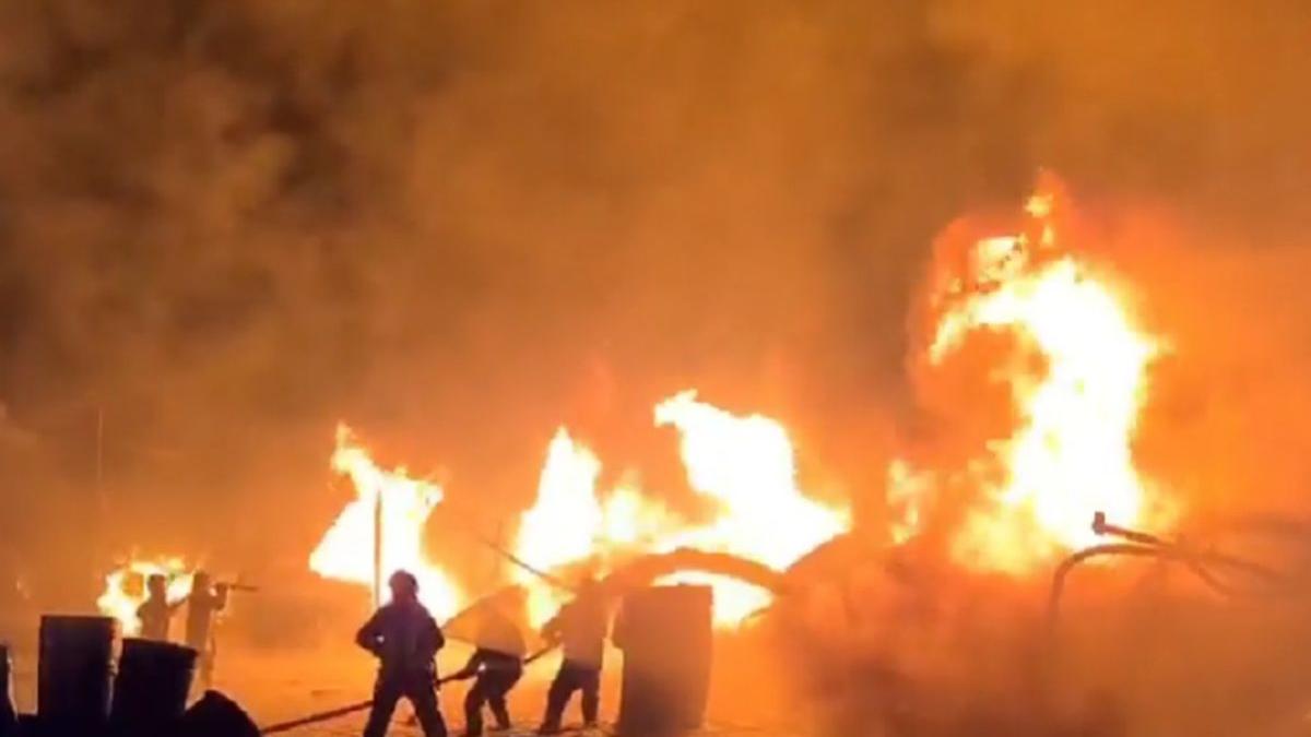 incendiu urias depozit hargita pompieri spuma apa