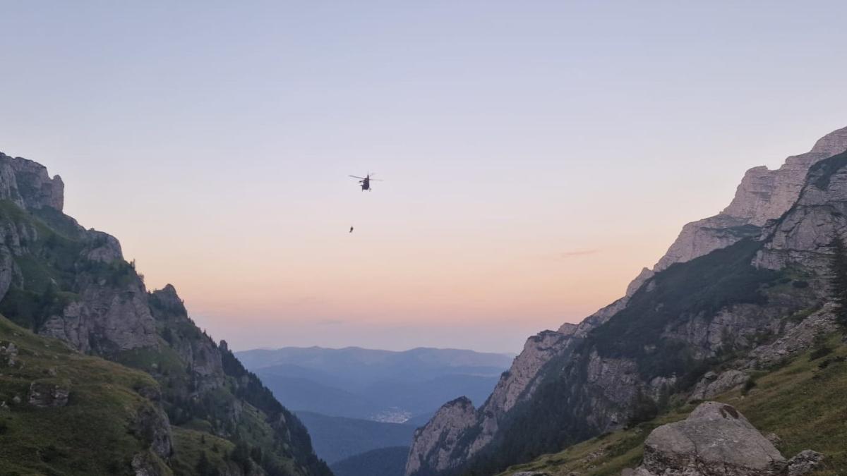 interventie salvamont prahova in bucegi un turist a cazut altul a suferit o criza diabetica