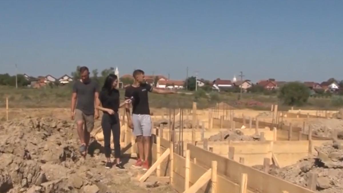 romani strainatate acasa concediu construiesc case