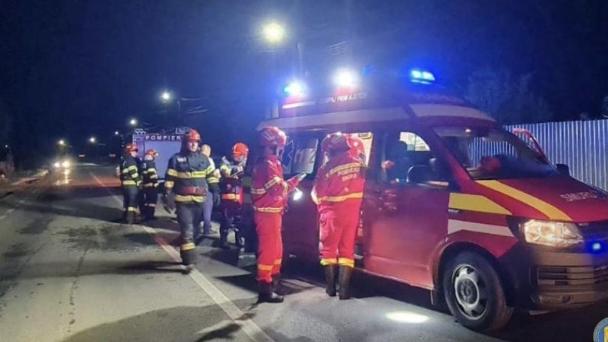 un copil de un an tinut in brate de mama sa pe bancheta din spate a murit accident dambovita