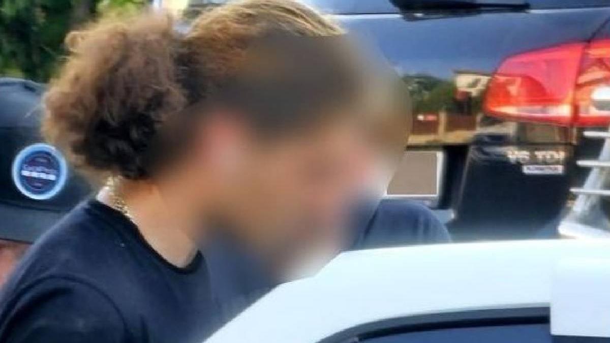 sofer 19 ani spulberat opt oameni 2 mai vindea haine firma droguri