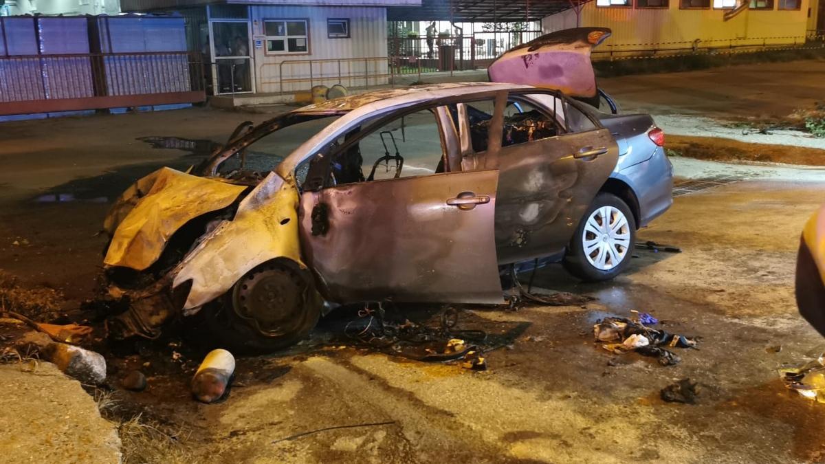 doi tineri au murit arsi de vii masina in accident grav ploiesti