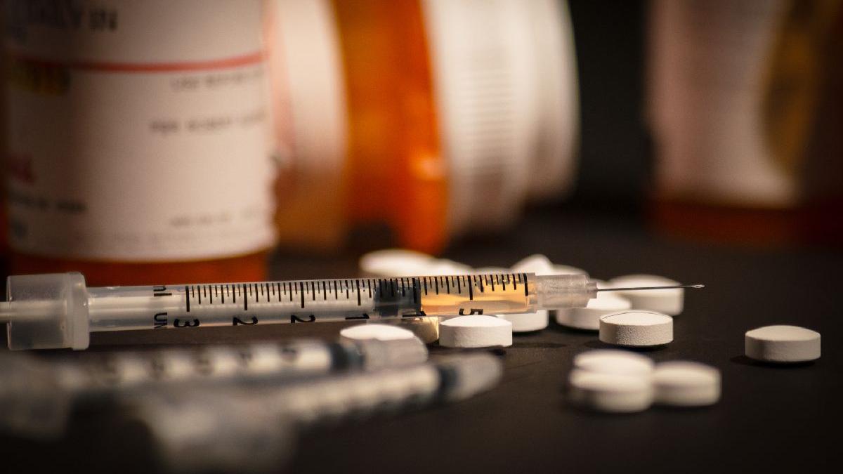 povesti tineri copii dependenti droguri romania