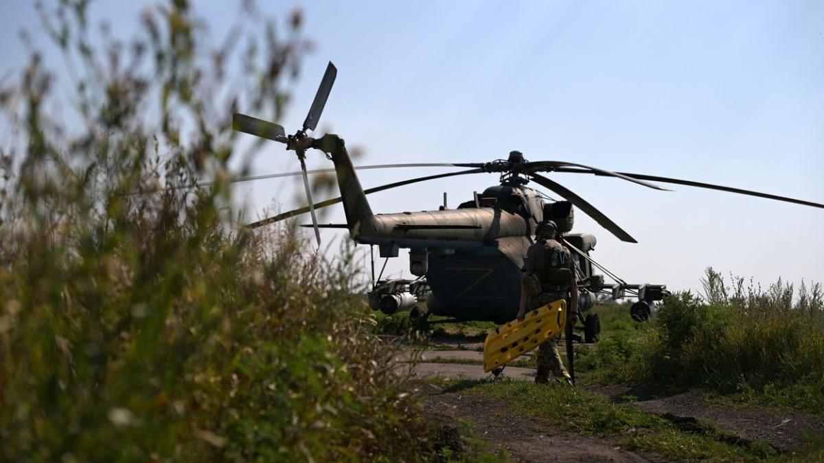 the guardian elicopter militar mi 8 aterizat ucraina pilotul rus dezertat