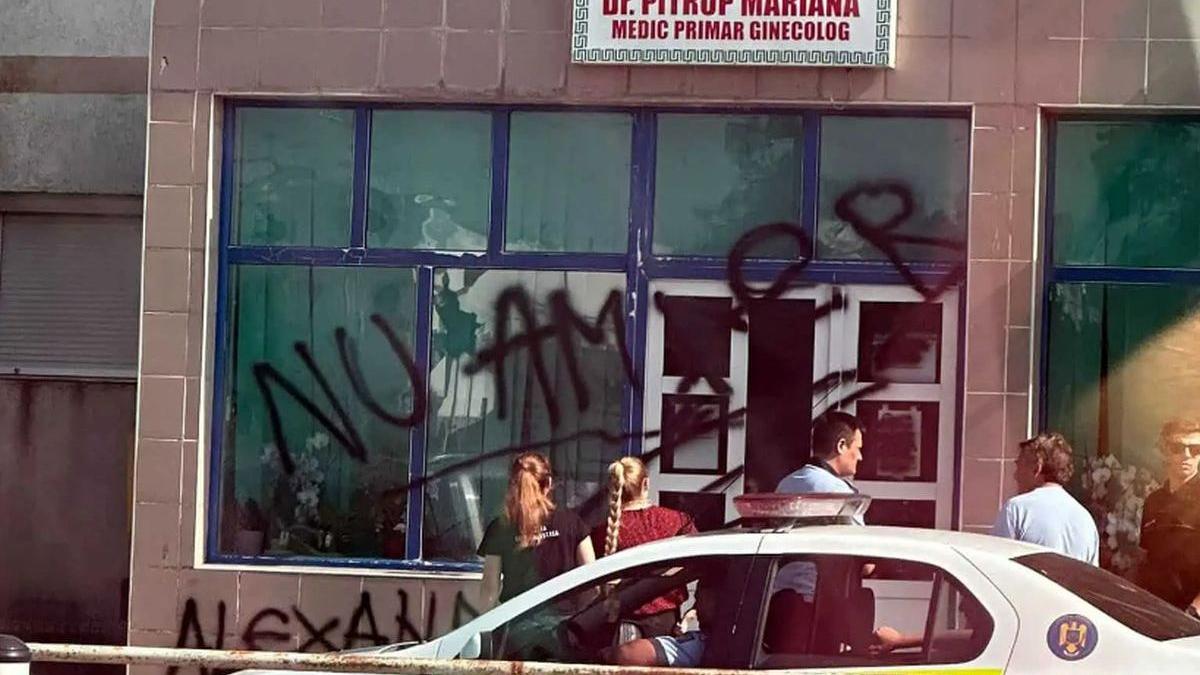cabinet medic acuzat moarte gravida botosani vandalizat