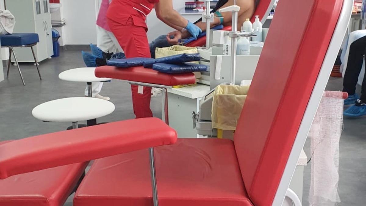 oamenii doneaza sange victime explozie crevedia