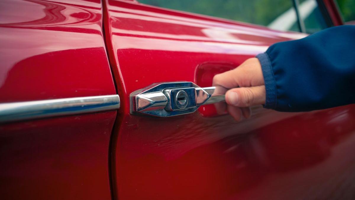 noua metoda trei barbati bucuresti furat 200000 euro masini