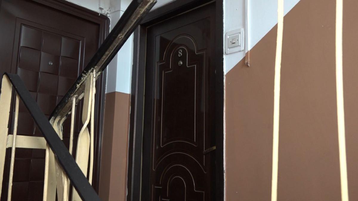 barbat ploiesti blocat o saptamana mort in casa