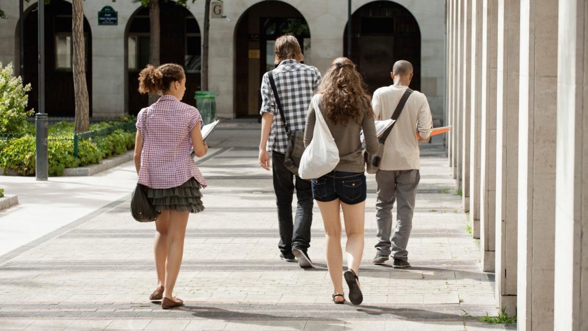 cresc reduceri transport studenti varsta beneficiarilor