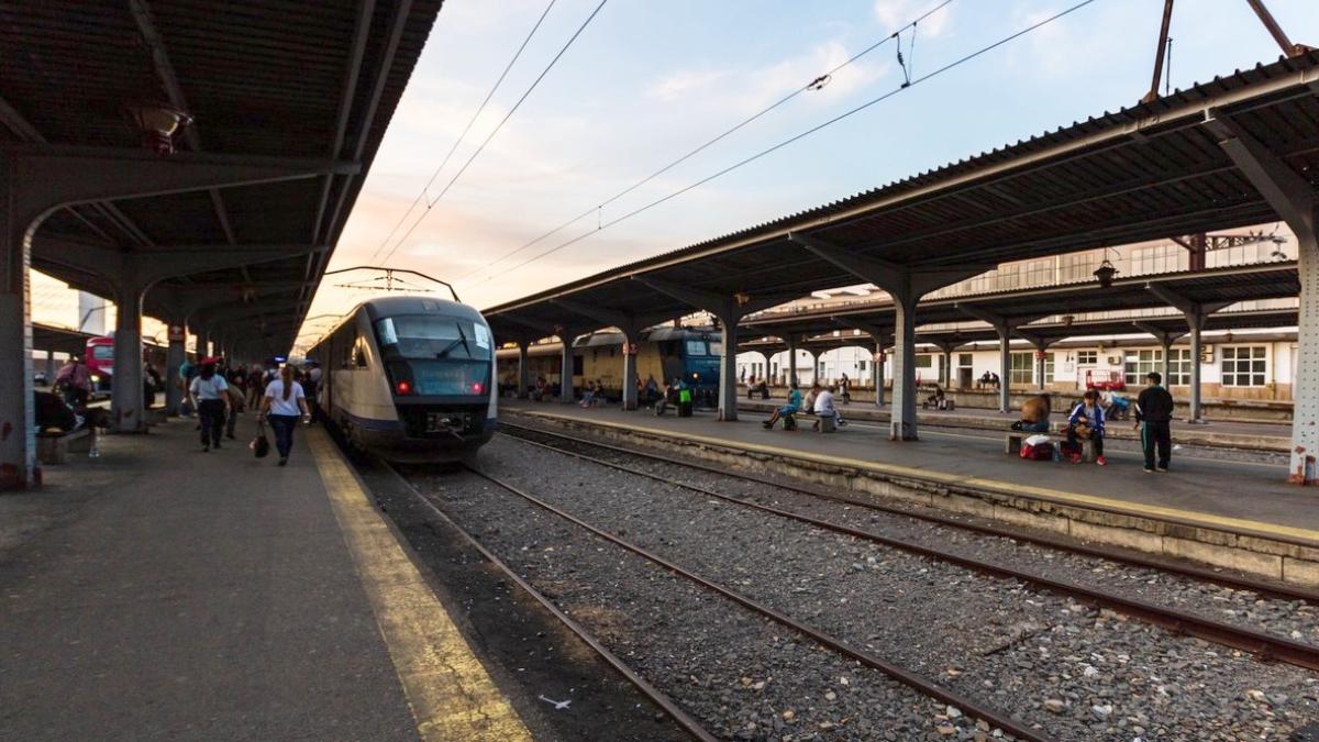 noua reducere studenti calatorii tren cfr calatori legitimatii