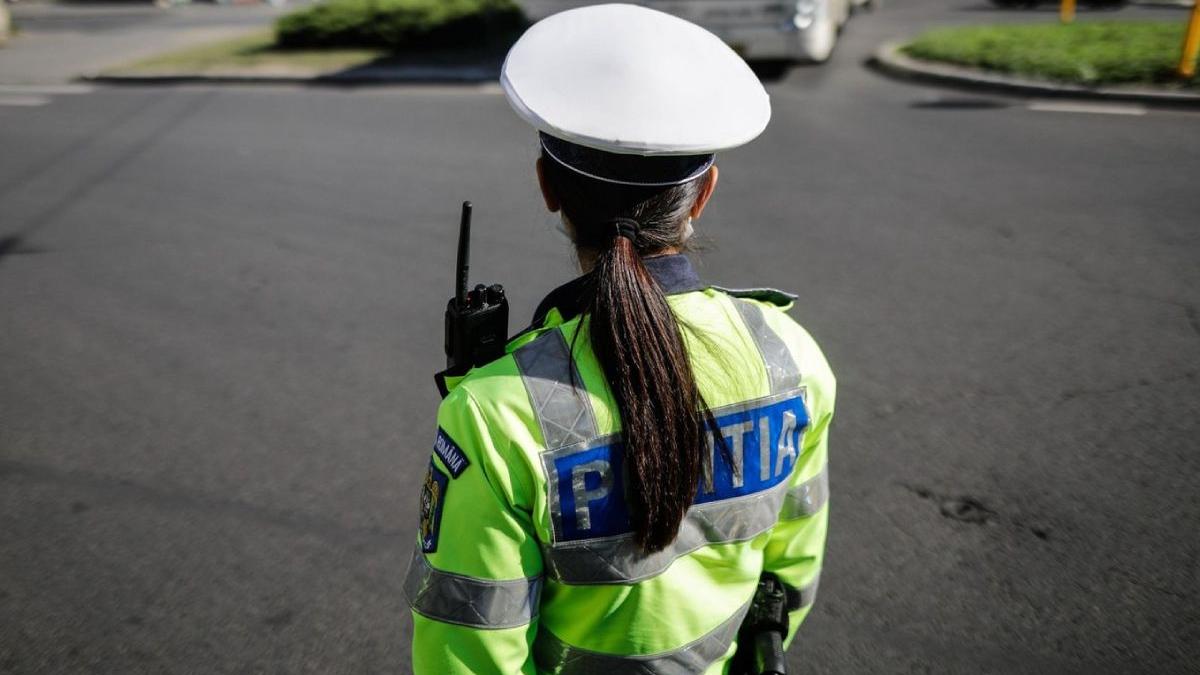 tanara dezbracata sectie politie baia mare