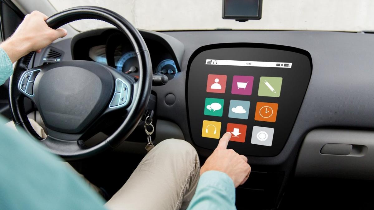 date personale masini sisteme de bord inteligente