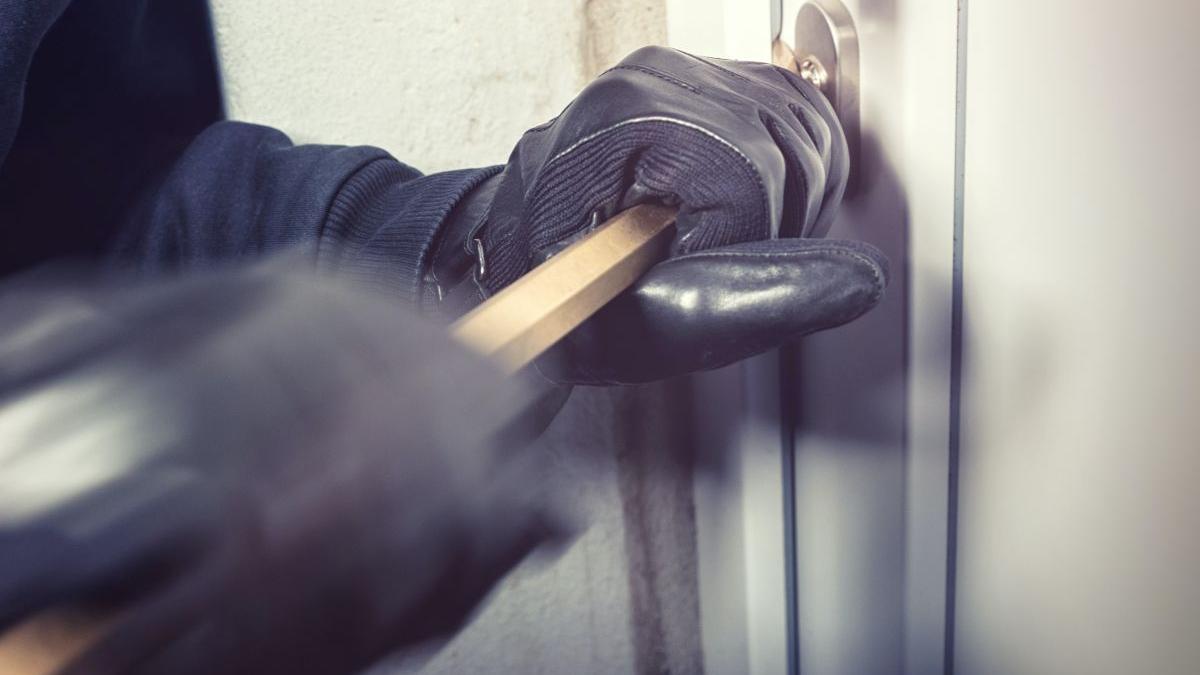 jaf iasi opt indivizi cagule inarmati petrecareti aliniati