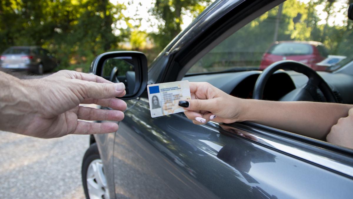 barbat cluj prins politie permise de conducere false autoritati irlanda