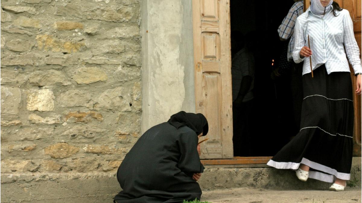 calugar arestat tentativa viol manastire postavaru