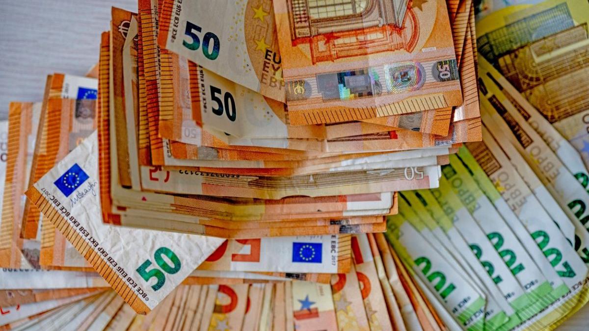 banci romania profit urias record istoric pe spinarea cui