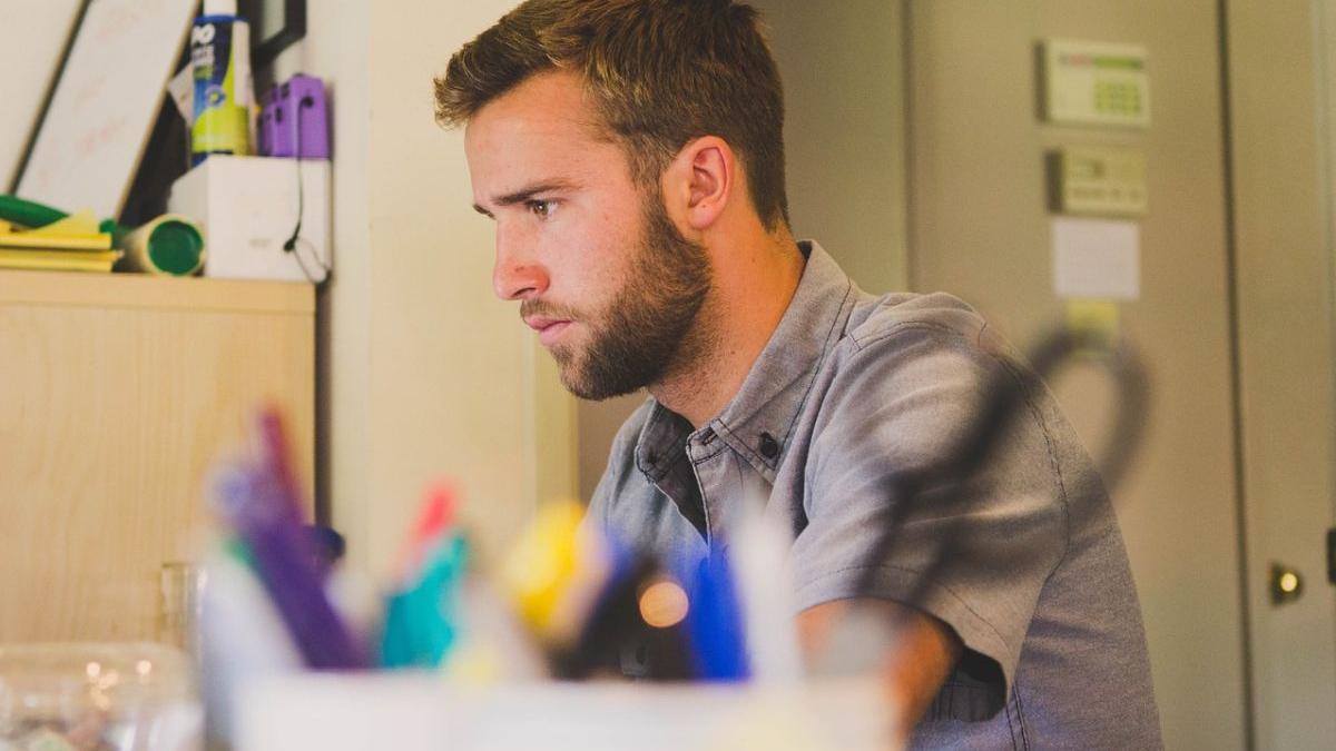 pozitia asezat birou alexandru ilie ithink iusti fudulu