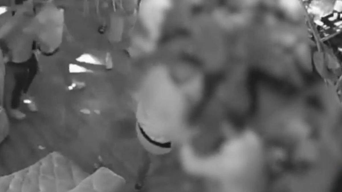 agent penitenciar craiova batut club oras microfon dedicatii scandal filmat