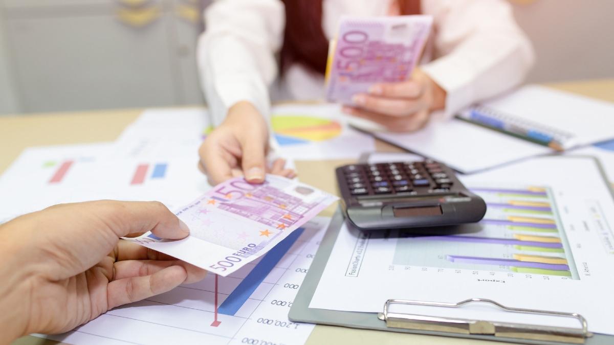 inselaciune de 100 000 de lei cu vacante fictive metoda prin care o firma obtinea bani ilegal