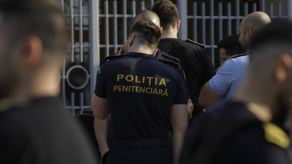 angajati penitenciare asalt ministerul finantelor blocheaza puscariile masuri austeritate