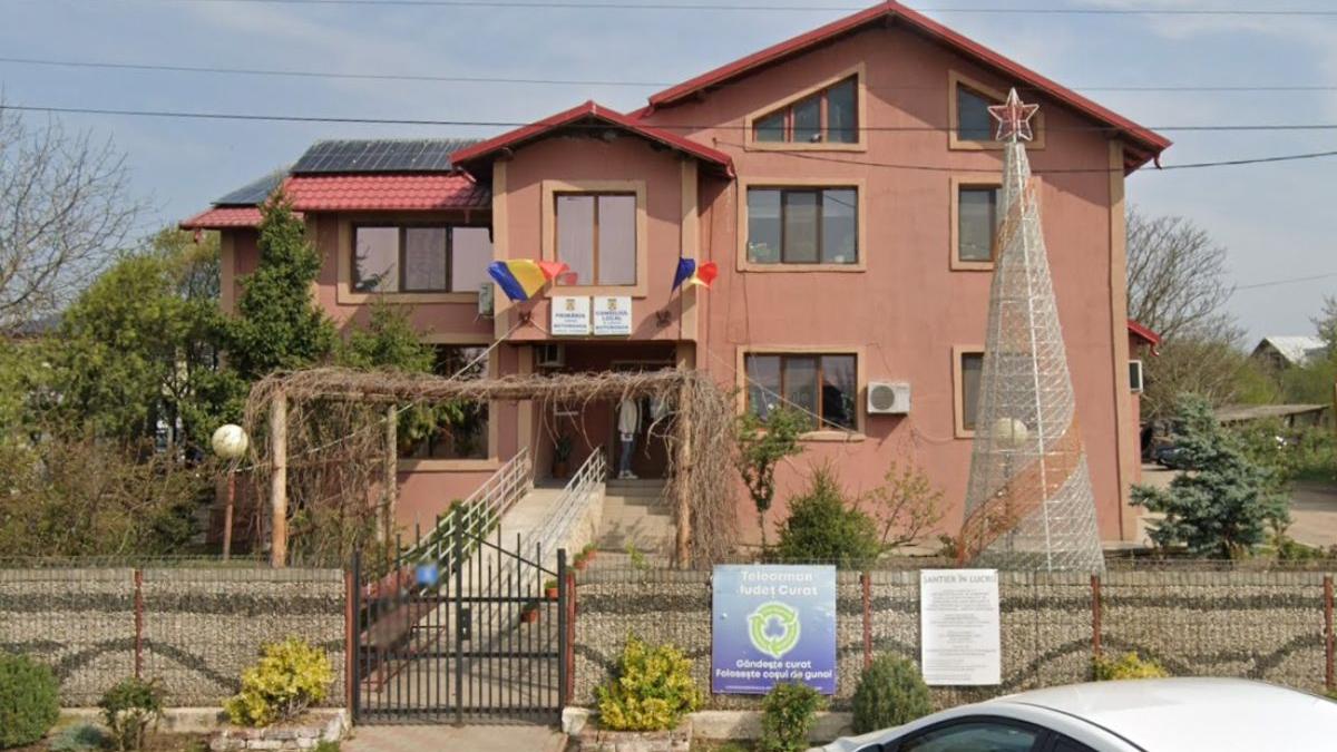 "Bă împuţit, nesimţit!" | Viceprimarul din Botoroaga i-a luat apărarea primarului şi a dat vina pe victimă, în direct la Radio ZU