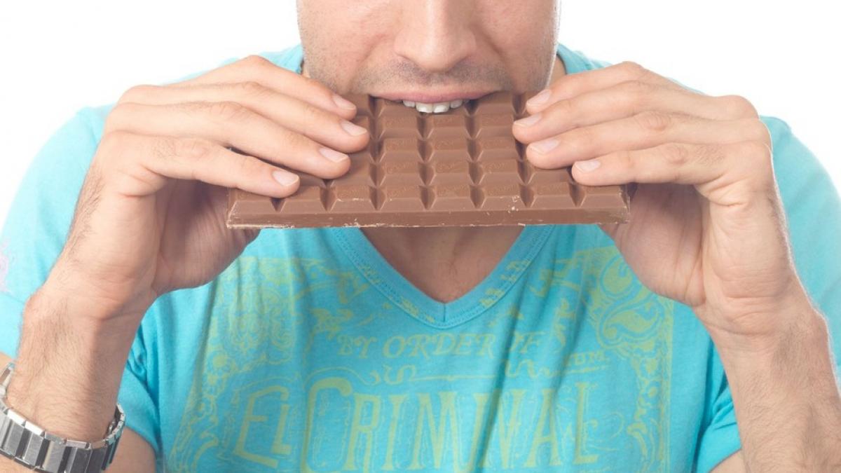 barbat satu mare inchisoare furt ciocolata magazin