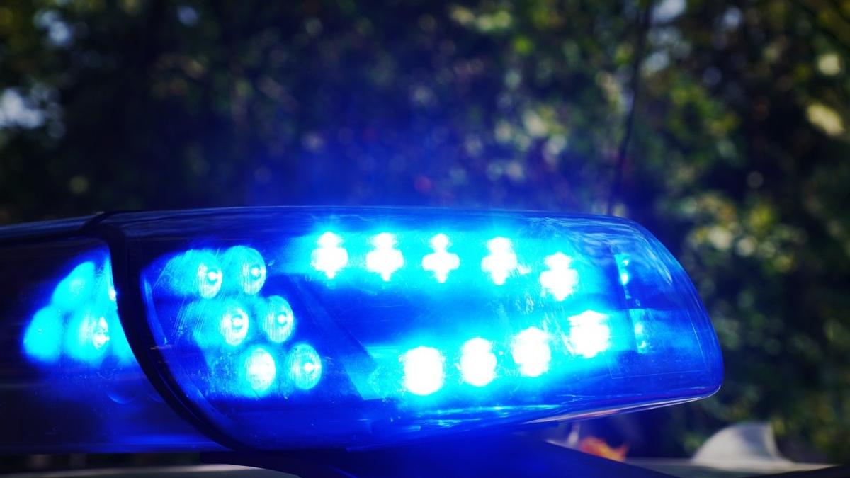 camion lovit gard casa accident galati 2 persoane incarcerate