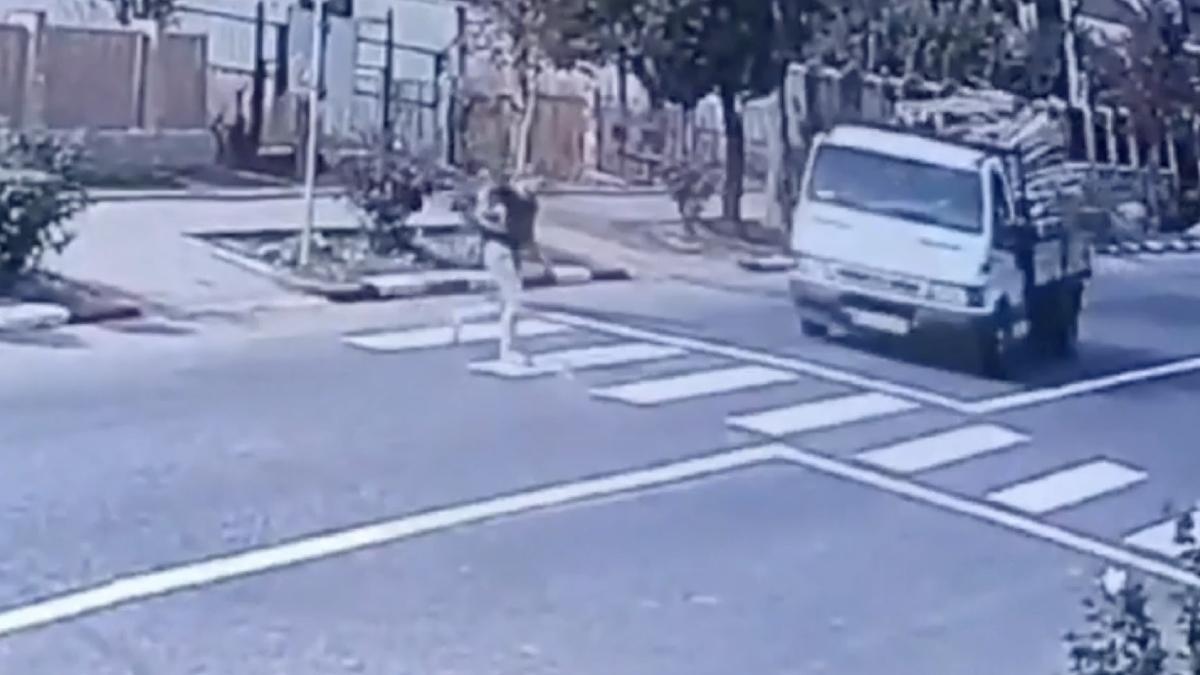 mama copil 2 ani in brate lovita trecere pietoni sosea buzau