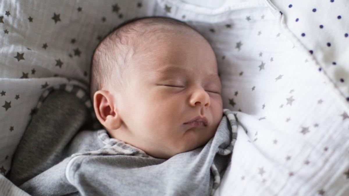 bebelus india nascut 26 degete anomalie genetica familie reincarnare zeita